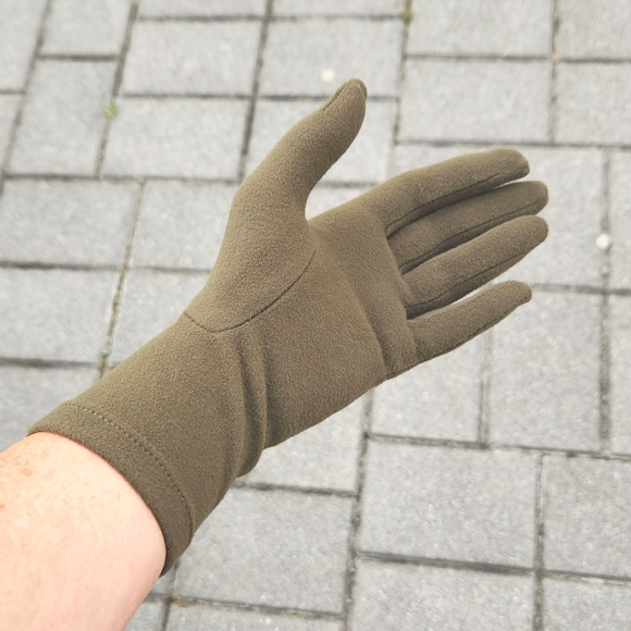 Saks Fifth Avenue Olive Green Fine Fashion Gloves - Picture 5 of 8